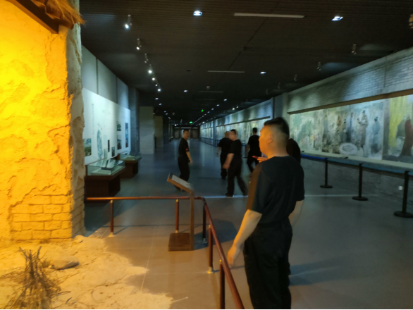 諸城守押大隊黨支部超然臺黨性教育基地開展“不忘初心、牢記使命”現(xiàn)場教學(xué)活動404.png